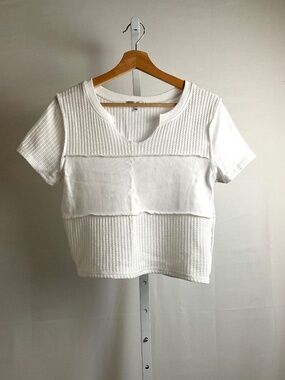 FITZ + EDDIE FROM THE BUCKLE WOMEN'S WHITE T-SHIRT~SIZE LARGE!